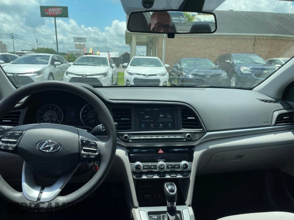 2020 Hyundai Elantra SEL with VIN 5NPD84LF2LH588105, listed as a Copart auction lot 61506555 with 58,811 mi miles and Salvage title. Bid and sale history available at DreamBid. Image 9.