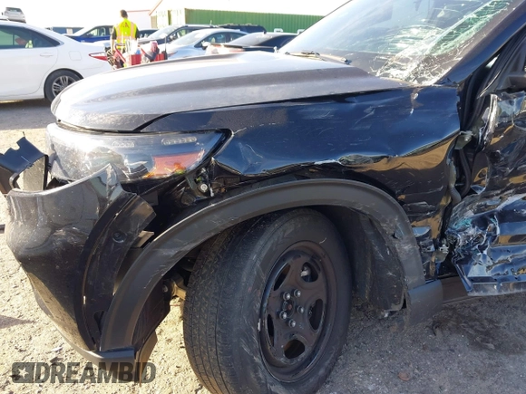 2022 Ford Police Interceptor Utility z VIN 1FM5K8AB8NGC43077, wystawiony jako IAAI lot #41484524 z przebiegiem 26 270 mil mil oraz . Historia ofert i sprzedaży dostępna na DreamBid. Obrazek 18.