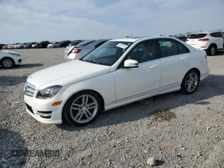 2013 Mercedes-Benz C 300 Sport z VIN WDDGF8AB8DR264537, wystawiony jako Copart lot #53031875 z przebiegiem 92 735 mil mil oraz Szkoda całkowita • Salvage title. Historia ofert i sprzedaży dostępna na DreamBid. Obrazek 1.