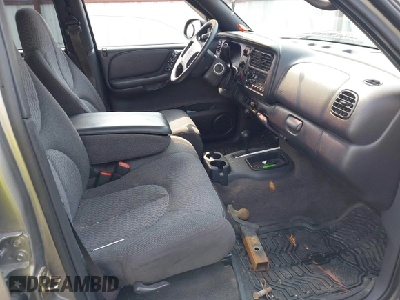 2000 Dodge Durango with VIN 1B4HS28N0YF284972, listed as a IAAI auction lot 42562667 with 211,765 mi miles and . Bid and sale history available at DreamBid. Image 5.