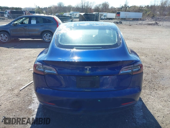 2018 Tesla Model 3 Long Range Battery z VIN 5YJ3E1EB5JF180030, wystawiony jako IAAI lot #41897617 z przebiegiem 89 557 mil mil oraz . Historia ofert i sprzedaży dostępna na DreamBid. Obrazek 16.