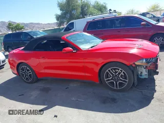 2022 Ford Mustang EcoBoost z VIN 1FATP8UHXN5119035, wystawiony jako IAAI lot #42279729 z przebiegiem 55 742 mil mil oraz . Historia ofert i sprzedaży dostępna na DreamBid. Obrazek 14.