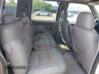 1999 GMC Suburban z VIN 3GKGK26J2XG505570, wystawiony jako IAAI lot #42358504 z przebiegiem 115 253 mil mil oraz . Historia ofert i sprzedaży dostępna na DreamBid. Obrazek 8.