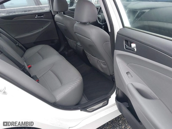 2015 Hyundai Sonata Hybrid Limited with VIN KMHEC4A48FA128233, listed as a IAAI auction lot 41868585 with 108,067 mi miles. Bid and sale history available at carsss.com. Image 8.