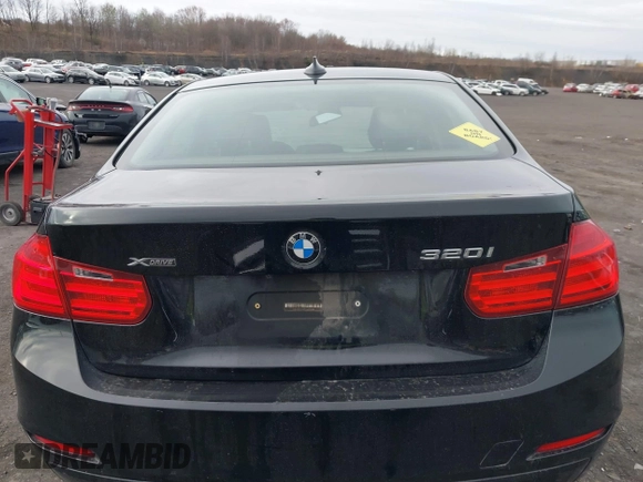 2014 BMW 3 Series 320i xDrive with VIN WBA3C3G59ENS70388, listed as a IAAI auction lot 41962815 with 195,393 mi miles. Bid and sale history available at carsss.com. Image 16.