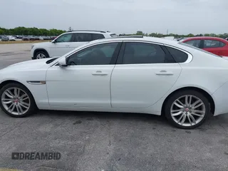 2017 Jaguar XF 35t Prestige with VIN SAJBE4BV2HCY48435, listed as a IAAI auction lot 41652369 with 63,424 mi miles. Bid and sale history available at carsss.com. Image 14.