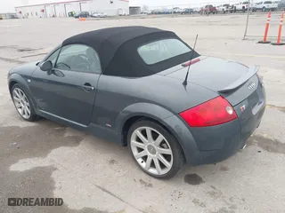 2004 Audi TT with VIN TRUUF28NX41025506, listed as a IAAI auction lot 42077877 with 139,617 mi miles. Bid and sale history available at carsss.com. Image 3.