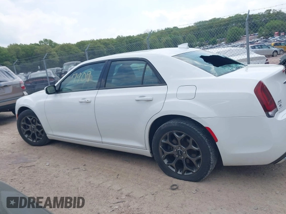 2015 Chrysler 300 S z VIN 2C3CCAGG1FH892300, wystawiony jako IAAI lot #42277909 z przebiegiem 102 538 mil mil oraz . Historia ofert i sprzedaży dostępna na DreamBid. Obrazek 14.