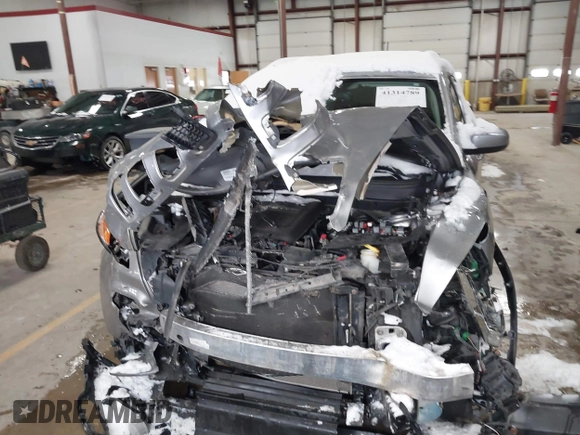 2016 Jeep Cherokee Latitude with VIN 1C4PJMCS6GW321256, listed as a IAAI auction lot 41314789 with 127,951 mi miles. Bid and sale history available at carsss.com. Image 13.