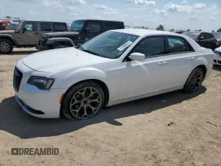 2017 Chrysler 300 S with VIN 2C3CCABG3HH564984, listed as a Copart auction lot 71400614 with 85,902 mi miles and Salvage Title. Bid and sale history available at DreamBid. Image 1.