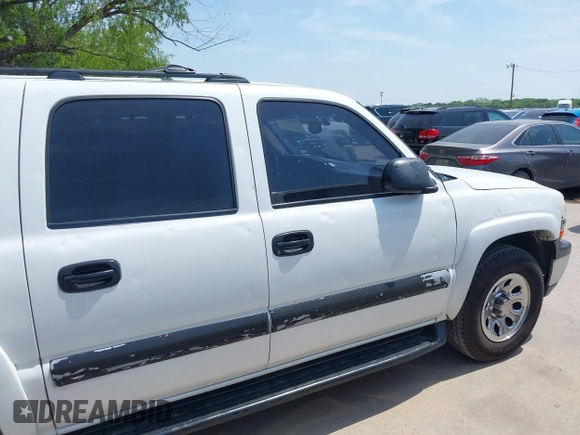 2003 Chevrolet Suburban LT with VIN 1GNEC16Z83J143261, listed as a IAAI auction lot 42065509 with 217,109 mi miles. Bid and sale history available at carsss.com. Image 6.