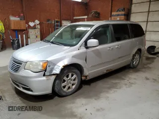 2011 Chrysler Town & Country Touring z VIN 2A4RR5DG7BR785606, wystawiony jako Copart lot #56098345 z przebiegiem 220 449 mil mil oraz Szkody całkowita. Historia ofert i sprzedaży dostępna na DreamBid. Obrazek 1.