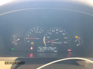 2010 Cadillac DTS 1SC z VIN 1G6KD5EYXAU119017, wystawiony jako Copart lot #56149775 z przebiegiem 113 617 mil mil oraz Szkoda całkowita • Salvage title. Historia ofert i sprzedaży dostępna na DreamBid. Obrazek 9.