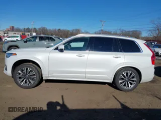 2022 Volvo XC90 Momentum with VIN YV4102PK2N1863761, listed as a IAAI auction lot 41430040 with 29,141 mi miles. Bid and sale history available at carsss.com. Image 14.