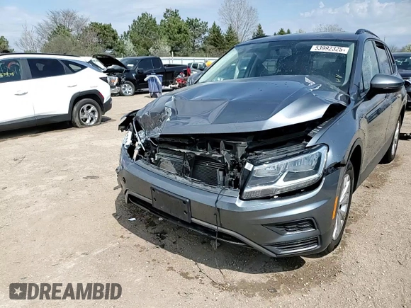 2019 Volkswagen Tiguan S z VIN 3VV1B7AX5KM163781, wystawiony jako Copart lot #53992325 z przebiegiem 81 585 mil mil oraz Szkoda całkowita • Salvage title. Historia ofert i sprzedaży dostępna na DreamBid. Obrazek 14.