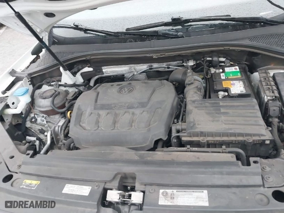 2019 Volkswagen Tiguan S with VIN 3VV1B7AX7KM018189, listed as a IAAI auction lot 41741924 with 61,740 mi miles. Bid and sale history available at carsss.com. Image 10.