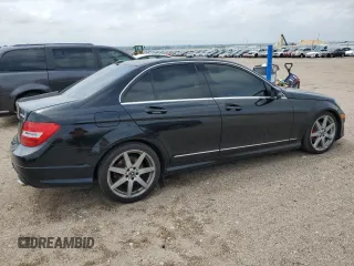 2012 Mercedes-Benz C 300 Sport с VIN WDDGF8BB9CR210323, выставлен на аукционе Copart как лот 57348175 с пробегом 87 400 миль миль и Чистый • Clean title. История ставок и продаж доступна на DreamBid. Изображение 3.