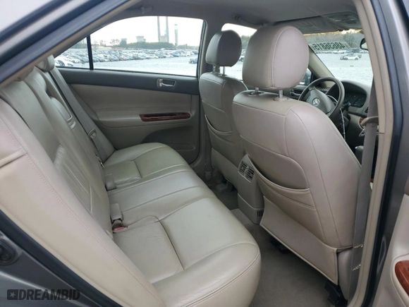 2004 Toyota Camry LE with VIN 4T1BE32KX4U817965, listed as a Copart auction lot 48636815 with 118,175 mi miles and Salvage Title. Bid and sale history available at carsss.com. Image 10.