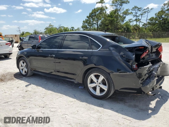 2014 Volkswagen Passat SE z VIN 1VWBT7A34EC077166, wystawiony jako Copart lot #57835415 z przebiegiem 121 814 mil mil oraz Szkoda całkowita • Salvage title. Historia ofert i sprzedaży dostępna na DreamBid. Obrazek 2.