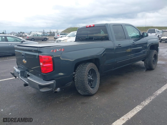 2018 Chevrolet Silverado 1500 LT with VIN 1GCVKREH7JZ268186, listed as a IAAI auction lot 41484090 with 153,392 mi miles. Bid and sale history available at carsss.com. Image 4.