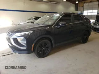 2022 Mitsubishi Eclipse Cross LE z VIN JA4ATVAA0NZ058753, wystawiony jako Copart lot #46917305 z przebiegiem 31 683 mil mil oraz Szkoda całkowita • Salvage title. Historia ofert i sprzedaży dostępna na DreamBid. Obrazek 1.