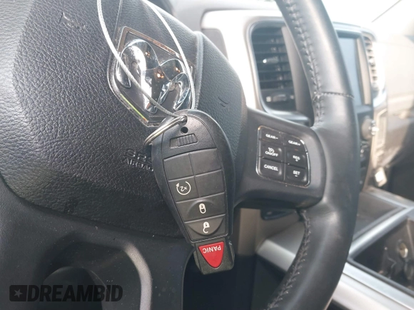 2015 Ram 1500 Outdoorsman z VIN 1C6RR7LT8FS653031, wystawiony jako IAAI lot #41581094 z przebiegiem 129 178 mil mil oraz . Historia ofert i sprzedaży dostępna na DreamBid. Obrazek 11.