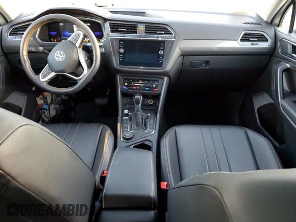 2022 Volkswagen Tiguan SE with VIN 3VV2B7AX2NM122341, listed as a Copart auction lot 86706564 with 27,709 mi miles and Salvage title. Bid and sale history available at DreamBid. Image 8.