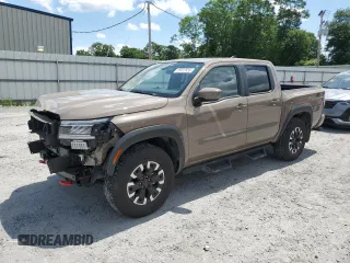 2023 Nissan Frontier SV z VIN 1N6ED1EK8PN668889, wystawiony jako Copart lot #55412555 z przebiegiem 19 323 mil mil oraz Szkoda całkowita • Salvage title. Historia ofert i sprzedaży dostępna na DreamBid. Obrazek 1.