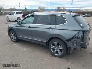 2020 Volkswagen Tiguan SE with VIN 3VV2B7AX3LM103195, listed as a IAAI auction lot 41847710 with 40,782 mi miles. Bid and sale history available at carsss.com. Image 3.