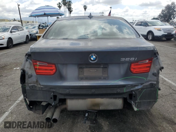 2013 BMW 3 Series 328i z VIN WBA3C1C54DF441678, wystawiony jako Copart lot #56226705 z przebiegiem 96 829 mil mil oraz Szkody całkowita. Historia ofert i sprzedaży dostępna na DreamBid. Obrazek 6.