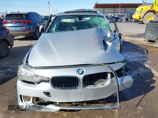 2014 BMW 3 Series 320i with VIN WBA3B1C53EP680038, listed as a IAAI auction lot 41300411 with 1 mi miles. Bid and sale history available at carsss.com. Image 12.