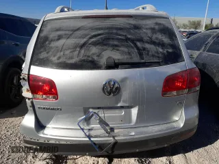 2007 Volkswagen Touareg V6 with VIN WVGZE77L77D004272, listed as a Copart auction lot 83291304 with 151,302 mi miles and Non Repairable. Bid and sale history available at DreamBid. Image 6.