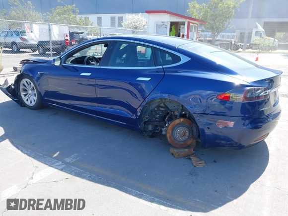 2017 Tesla Model S 100D с VIN 5YJSA1E25HF209284, выставлен на аукционе IAAI как лот 41953515 с пробегом 83 489 миль миль и . История ставок и продаж доступна на DreamBid. Изображение 3.