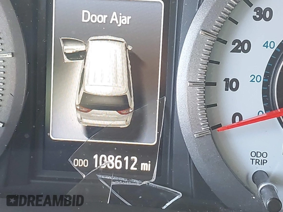 2018 Toyota Sienna SE with VIN 5TDXZ3DC9JS935123, listed as a IAAI auction lot 41955203 with 108,612 mi miles and . Bid and sale history available at DreamBid. Image 7.