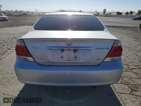 2006 Toyota Camry LE z VIN 4T1BF30K46U116549, wystawiony jako Copart lot #55606105 z przebiegiem 232 128 mil mil oraz Szkoda całkowita • Salvage title. Historia ofert i sprzedaży dostępna na DreamBid. Obrazek 6.