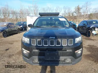 2018 Jeep Compass Altitude with VIN 3C4NJDBB5JT117506, listed as a IAAI auction lot 41447381 with 93,577 mi miles and . Bid and sale history available at carsss.com. Image 12.