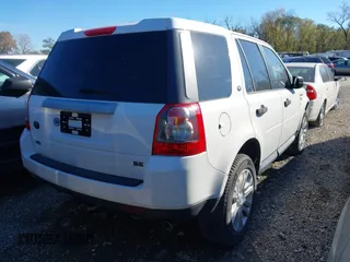 2008 Land Rover LR2 SE с VIN SALFS24N48H033076, выставлен на аукционе IAAI как лот 40809883 с пробегом 169 261 миль миль и . История ставок и продаж доступна на DreamBid. Изображение 4.
