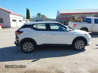 2021 Nissan Kicks SV z VIN 3N1CP5CV9ML485943, wystawiony jako IAAI lot #42121266 z przebiegiem 34 810 mil mil oraz . Historia ofert i sprzedaży dostępna na DreamBid. Obrazek 13.