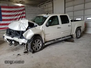 2013 GMC Sierra 1500 Denali z VIN 3GTP2XE25DG236818, wystawiony jako Copart lot #46069095 z przebiegiem 156 354 mil mil oraz Szkoda całkowita • Salvage title. Historia ofert i sprzedaży dostępna na DreamBid. Obrazek 1.