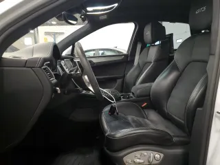 2017 Porsche Macan GTS with VIN WP1AG2A5XHLB51605, listed as a Copart auction lot 58532295 with 80,101 mi miles and Salvage title. Bid and sale history available at DreamBid. Image 7.