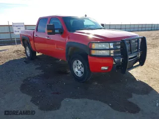 2010 Chevrolet Silverado 1500 LT with VIN 3GCRKSE3XAG193786, listed as a IAAI auction lot 41498612 with 165,465 mi miles. Bid and sale history available at carsss.com. Image 1.
