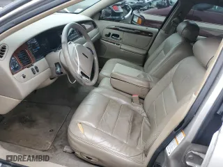 2001 Lincoln Town Car Executive with VIN 1LNHM81W31Y733358, listed as a Copart auction lot 85582644 with 88,418 mi miles and Salvage Title. Bid and sale history available at carsss.com. Image 7.