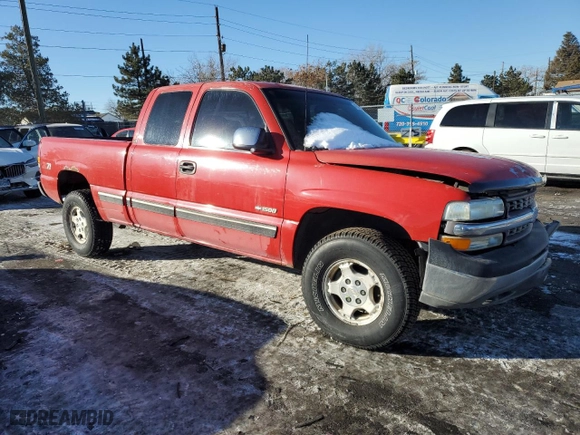 2000 Chevrolet Silverado 1500 LS with VIN 1GCEK19T6YZ271378, listed as a Copart auction lot 41887515 with 204,169 mi miles and Salvage Title. Bid and sale history available at carsss.com. Image 4.