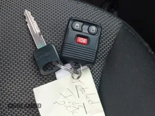 2013 Ford Police Interceptor Utility z VIN 1FM5K8AR1DGC25662, wystawiony jako IAAI lot #41964737 z przebiegiem 119 960 mil mil oraz . Historia ofert i sprzedaży dostępna na DreamBid. Obrazek 11.