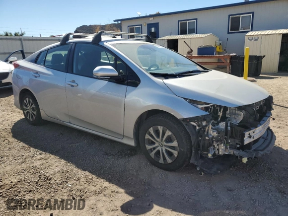 2020 Toyota Prius LE z VIN JTDKARFP4L3124967, wystawiony jako Copart lot #85278224 z przebiegiem 80 842 mil mil oraz Szkoda całkowita • Salvage title. Historia ofert i sprzedaży dostępna na DreamBid. Obrazek 4.