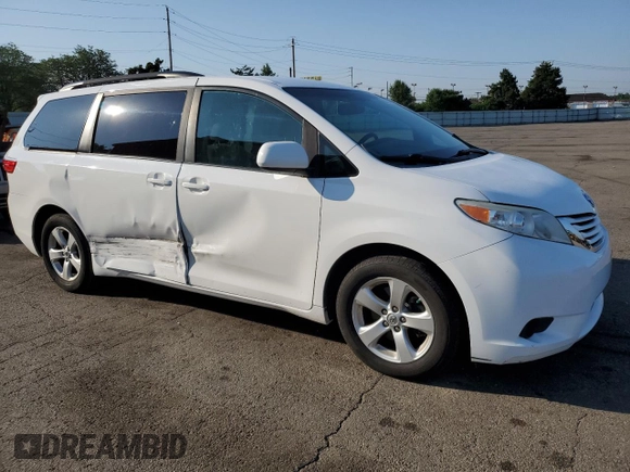 2015 Toyota Sienna LE AAS z VIN 5TDKK3DC6FS560071, wystawiony jako Copart lot #59883805 z przebiegiem 125 292 mil mil oraz Szkoda całkowita • Salvage title. Historia ofert i sprzedaży dostępna na DreamBid. Obrazek 4.