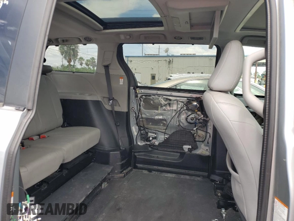 2019 Toyota Sienna XLE Auto Access Seat z VIN 5TDYZ3DC0KS980179, wystawiony jako Copart lot #61533395 z przebiegiem 32 996 mil mil oraz Szkoda całkowita • Salvage title. Historia ofert i sprzedaży dostępna na DreamBid. Obrazek 11.