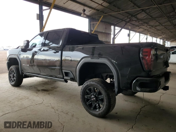 2025 GMC Sierra 2500HD AT4 z VIN 1GT4UPEY9SF116939, wystawiony jako Copart lot #55508755 z przebiegiem 13 602 mil mil oraz Szkoda całkowita • Salvage title. Historia ofert i sprzedaży dostępna na DreamBid. Obrazek 2.