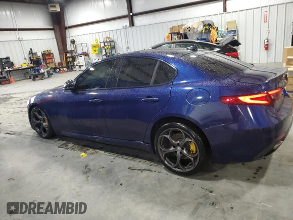 2017 Alfa Romeo Giulia Ti z VIN ZARFAECN6H7543339, wystawiony jako Copart lot #47017935 z przebiegiem 97 435 mil mil oraz Szkody całkowita. Historia ofert i sprzedaży dostępna na DreamBid. Obrazek 2.