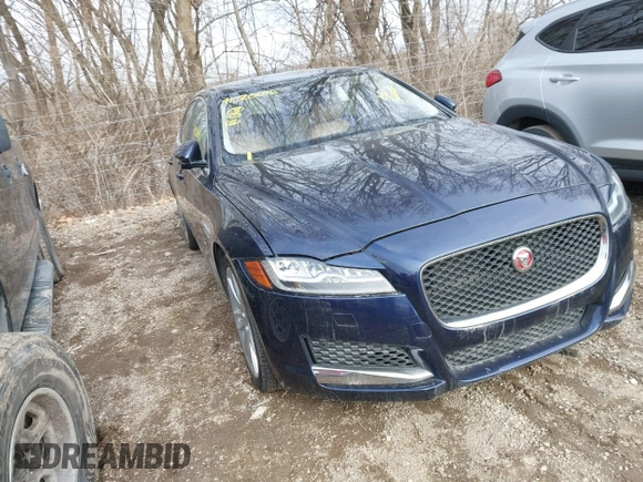 2018 Jaguar XF with VIN SAJBE4EV5JCY56577, listed as a IAAI auction lot 41914319 with 90,307 mi miles and . Bid and sale history available at DreamBid. Image 6.